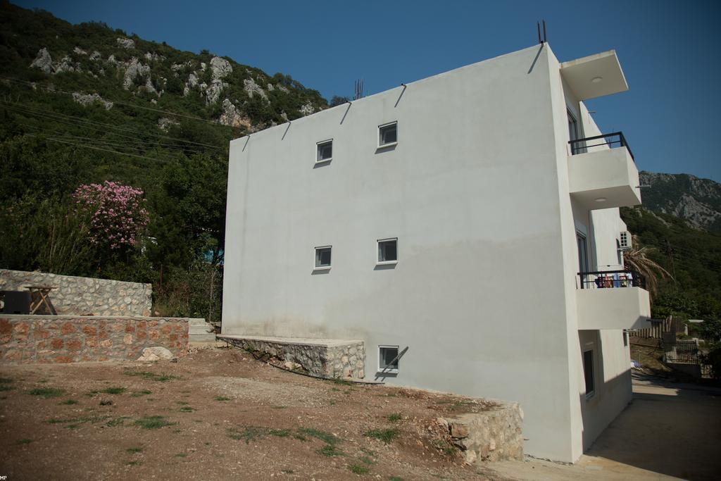 Del Mar Apartments Чань Екстер'єр фото