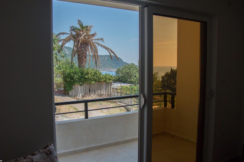 Del Mar Apartments Чань Екстер'єр фото