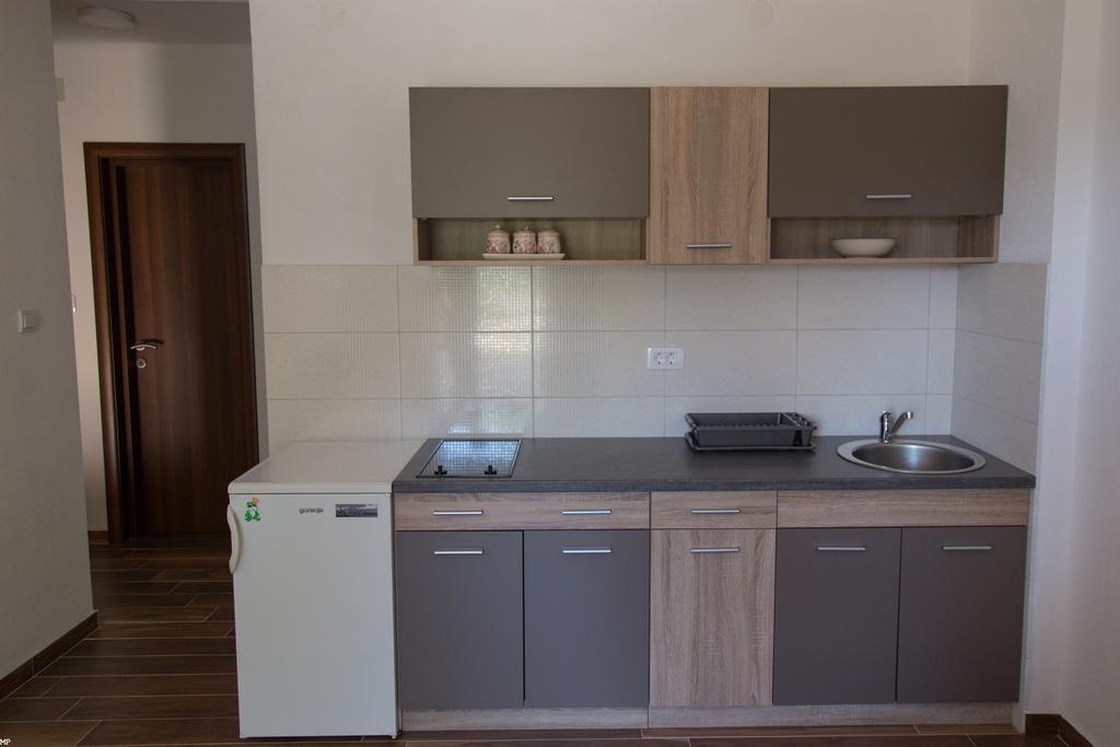 Del Mar Apartments Чань Екстер'єр фото