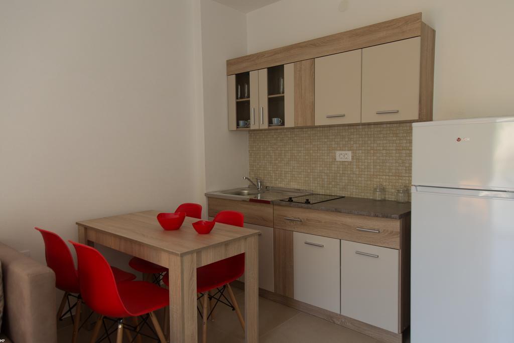 Del Mar Apartments Чань Екстер'єр фото