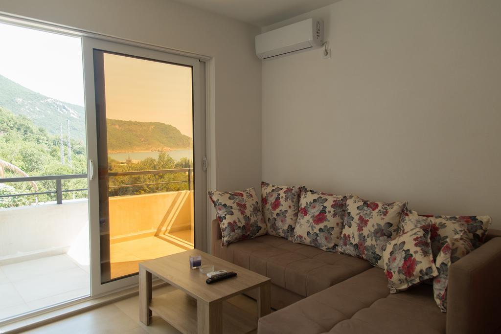 Del Mar Apartments Чань Екстер'єр фото