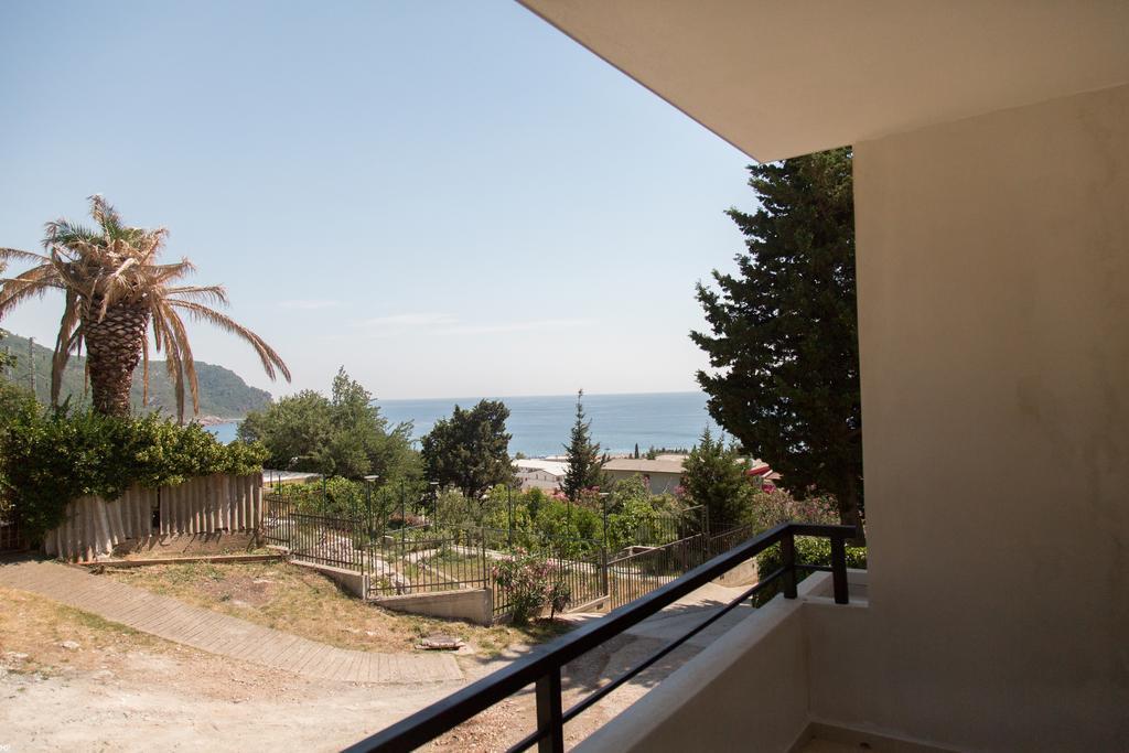 Del Mar Apartments Чань Екстер'єр фото