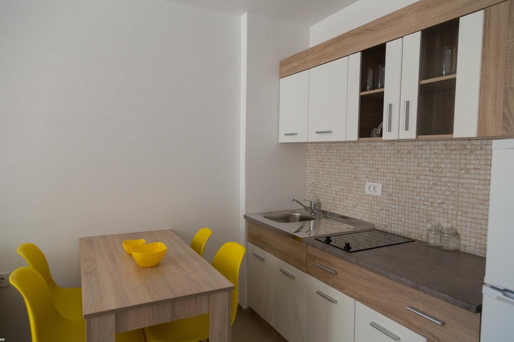 Del Mar Apartments Чань Екстер'єр фото